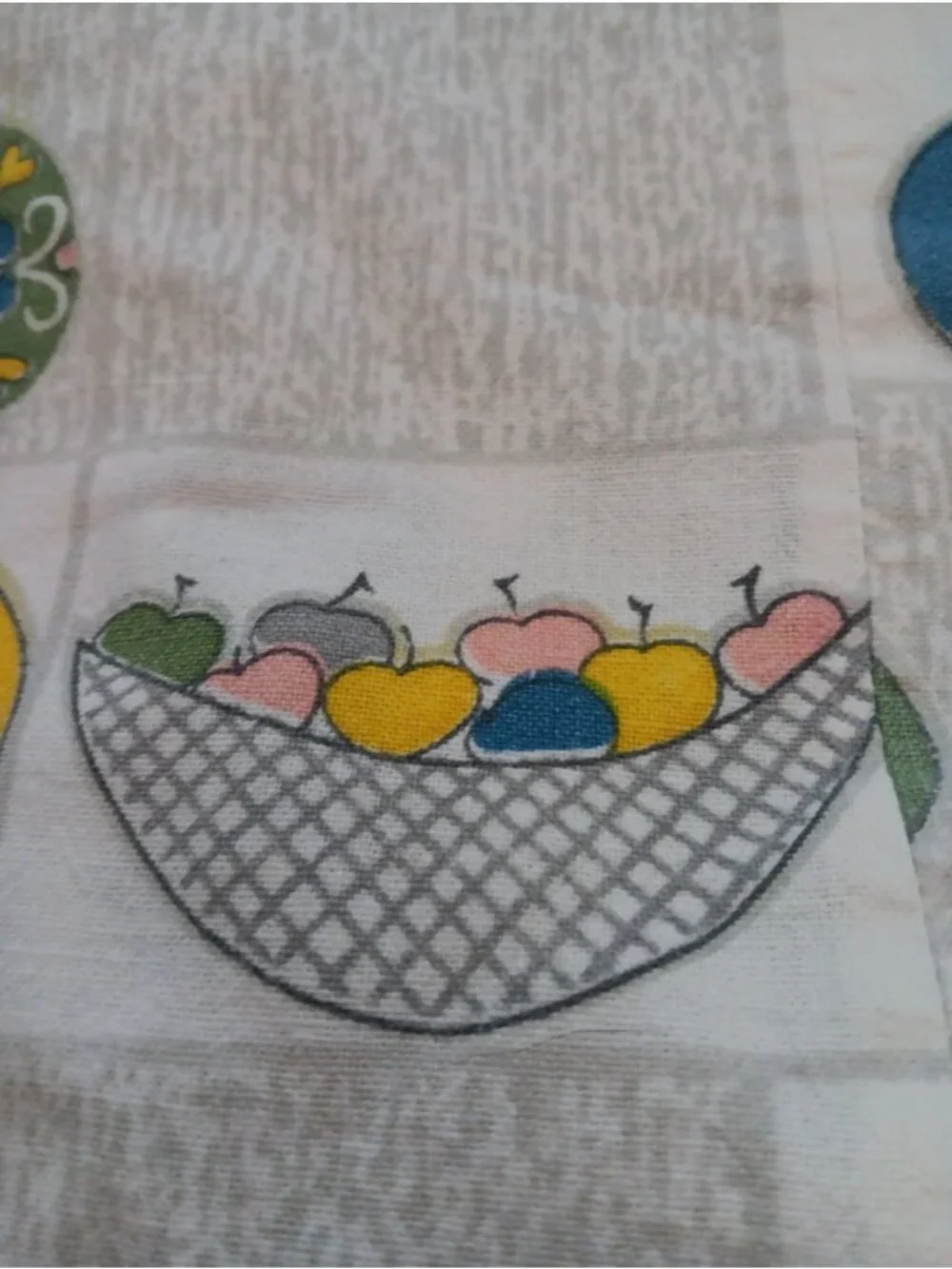 Vintage Kitchy Cotton Tablecloth Kitchen Print Jugs and Fruit Bowls 59 x 53